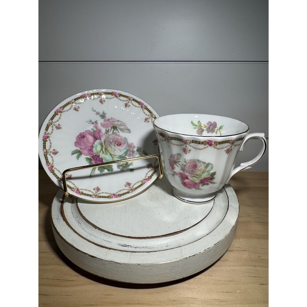 VTG Royal Winchester Bone China Tea Cup & Saucer Floral Roses Peonies Gold Trim